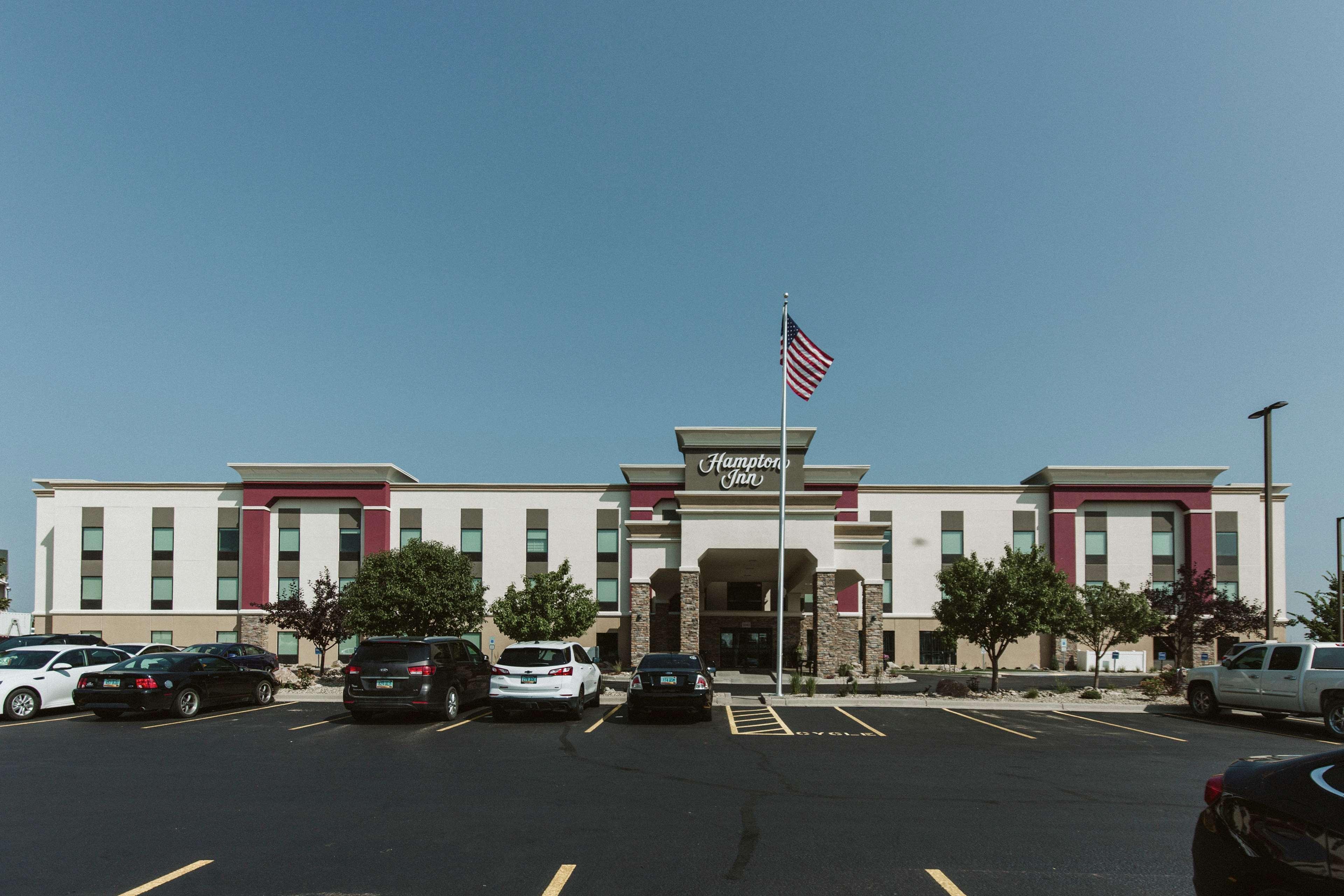 Hampton Inn Бисмарк Экстерьер фото