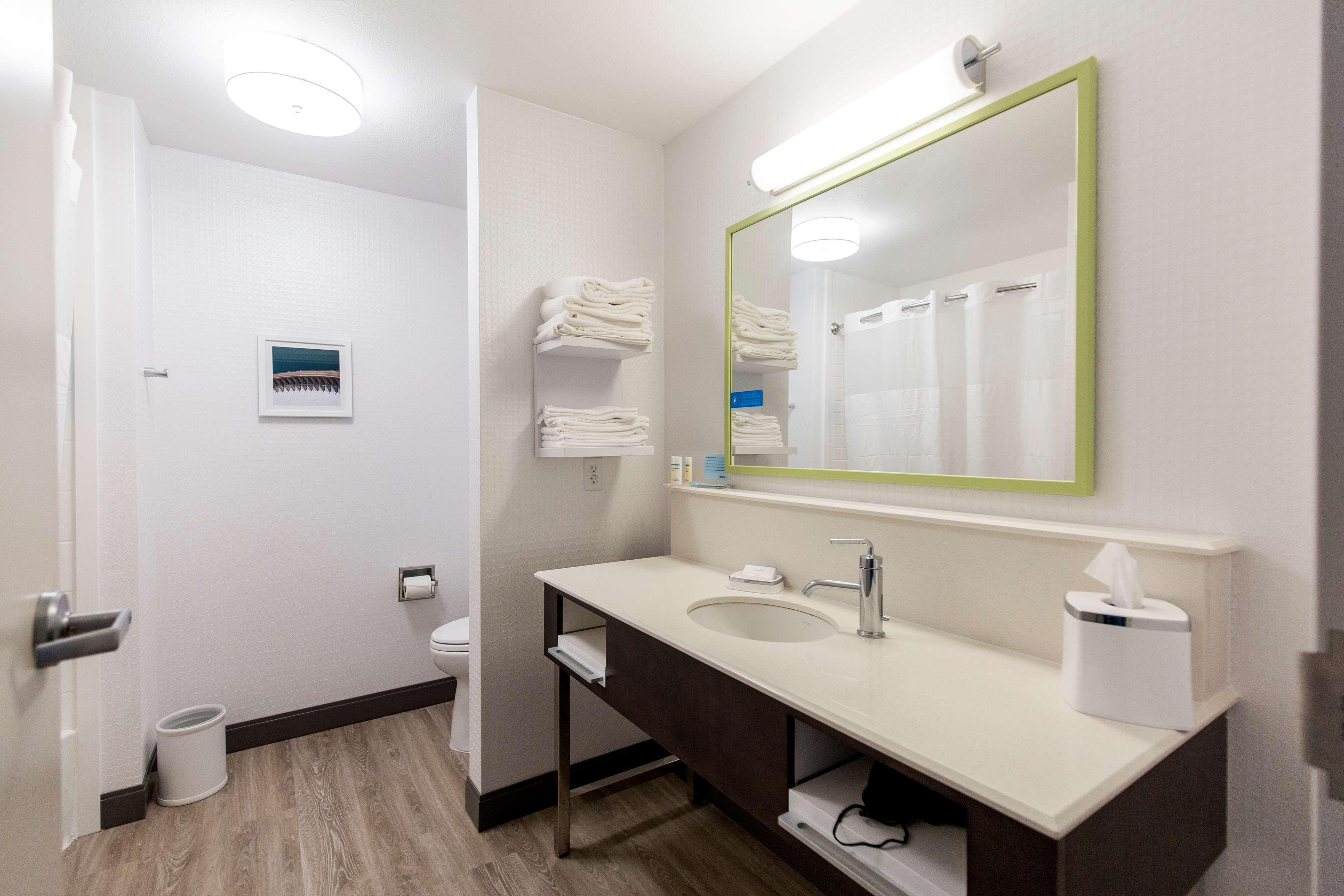 Hampton Inn Бисмарк Экстерьер фото