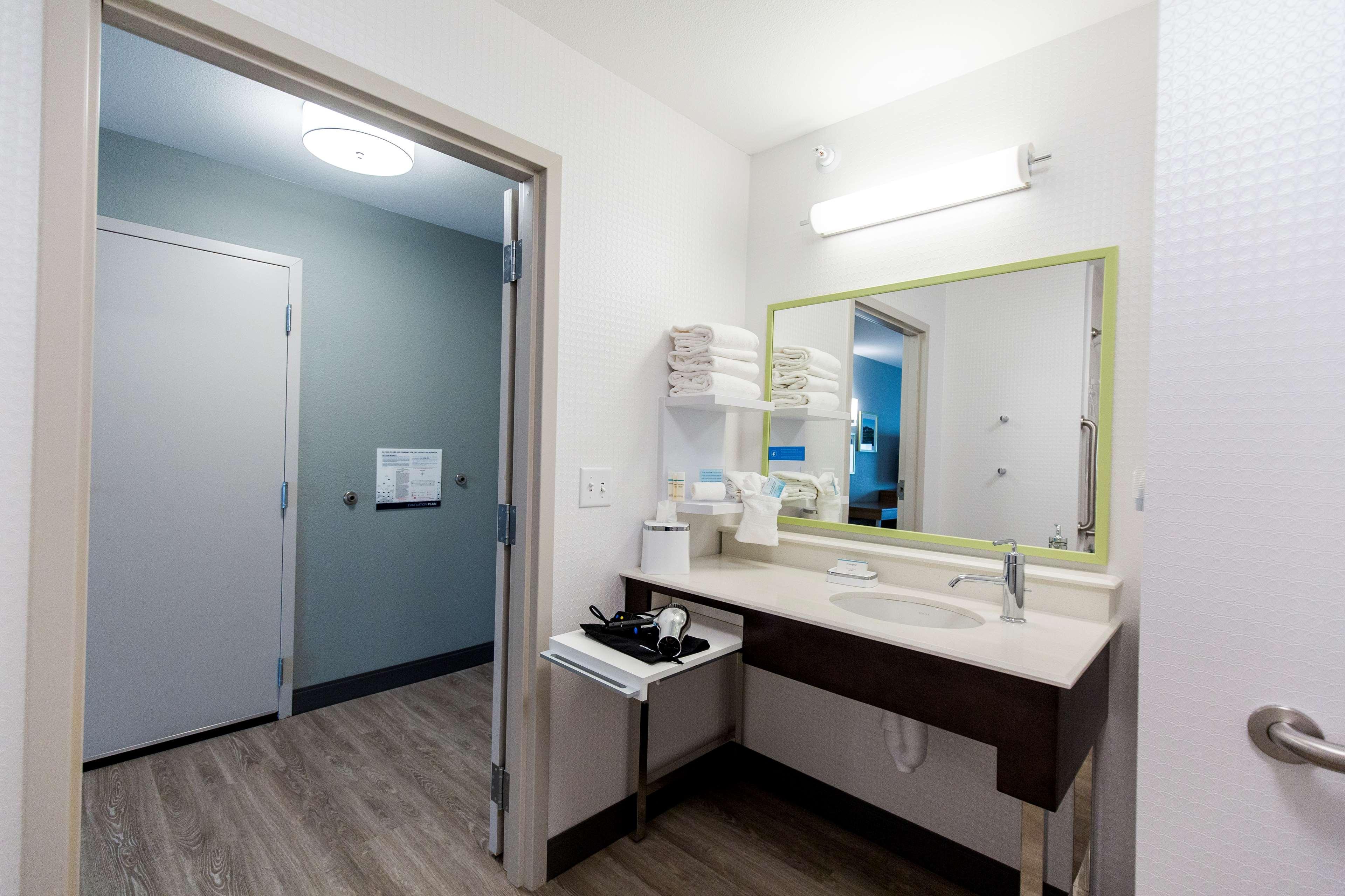 Hampton Inn Бисмарк Экстерьер фото