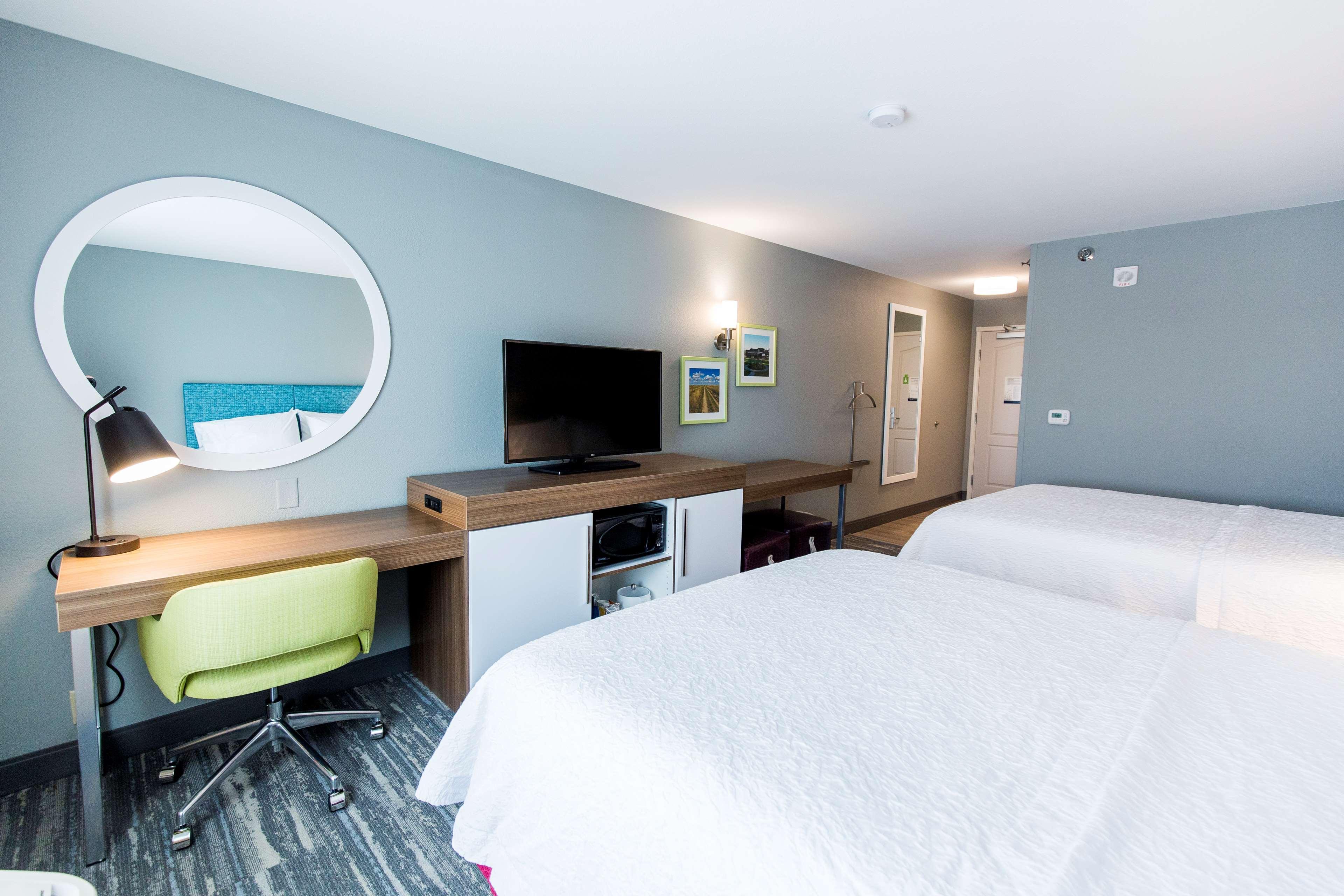 Hampton Inn Бисмарк Экстерьер фото