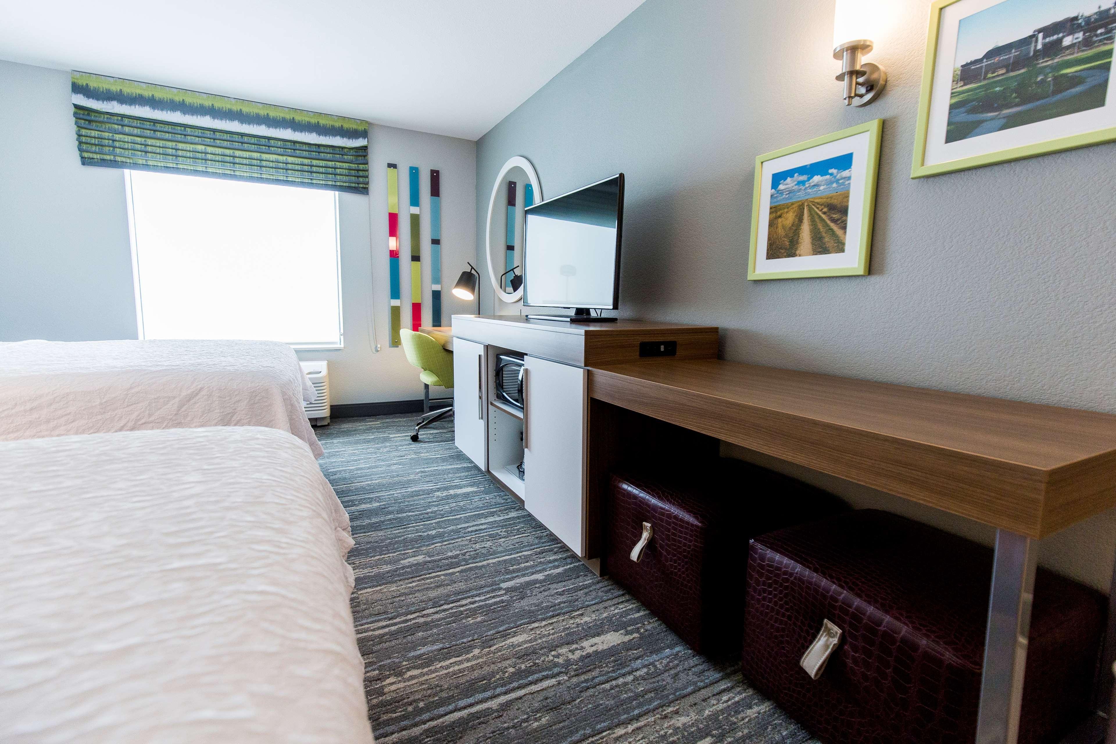Hampton Inn Бисмарк Экстерьер фото