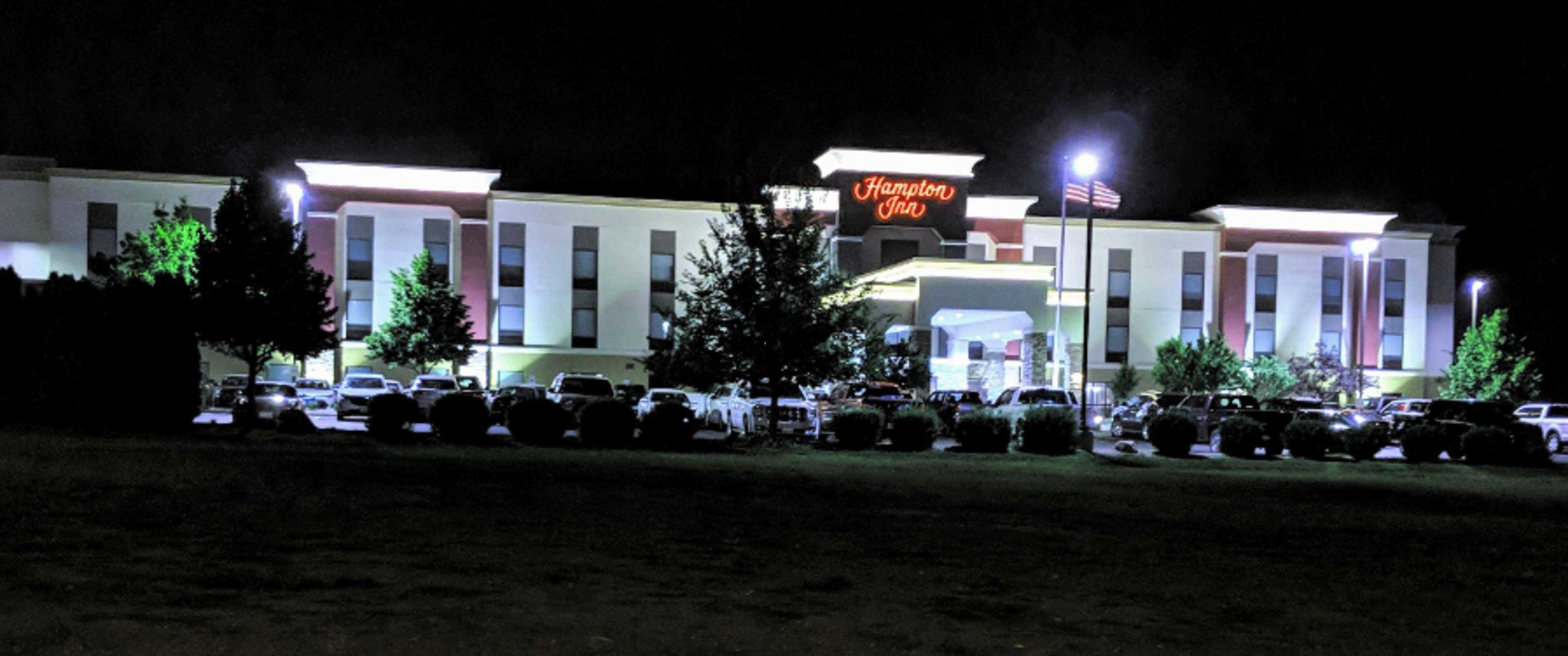 Hampton Inn Бисмарк Экстерьер фото