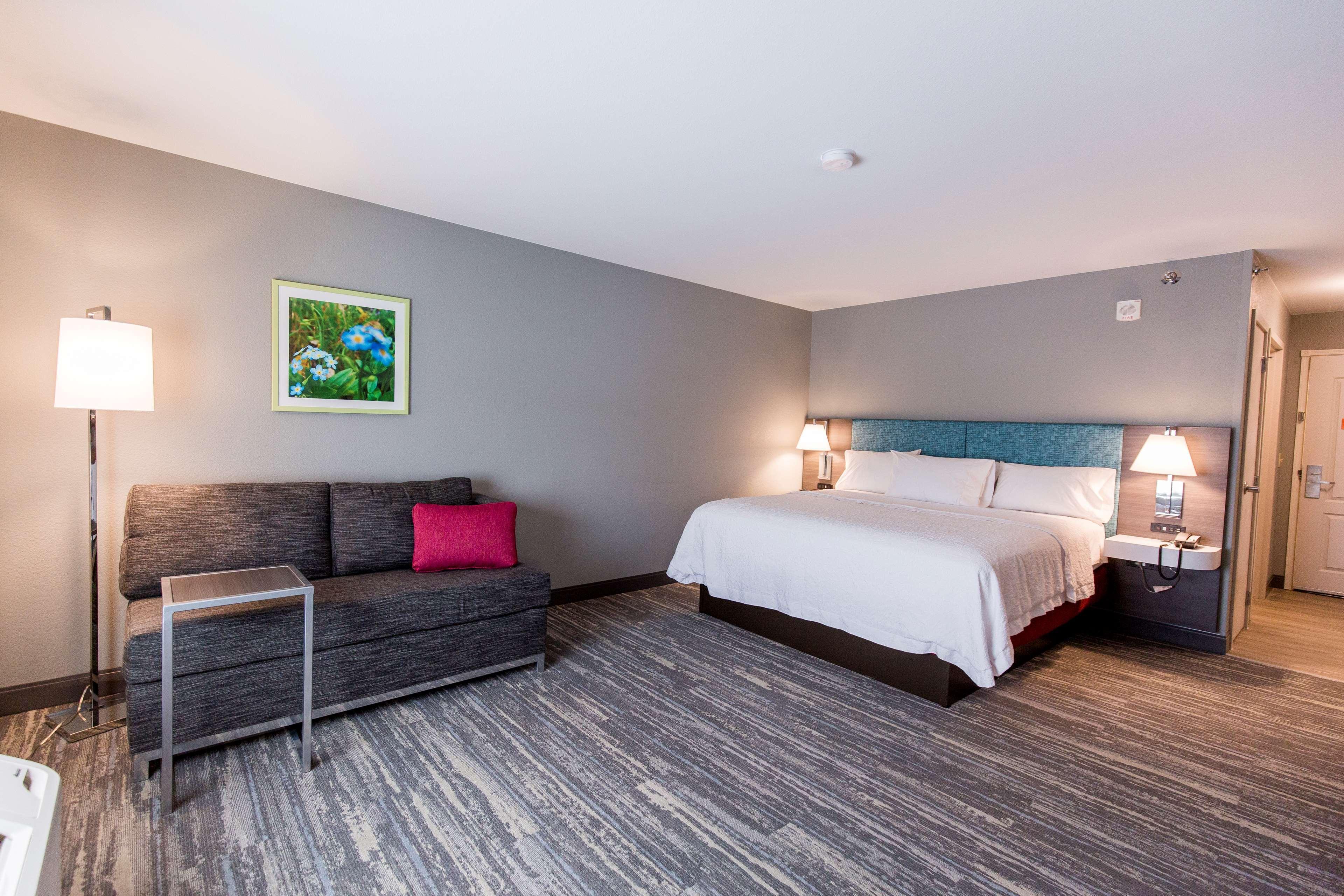 Hampton Inn Бисмарк Экстерьер фото