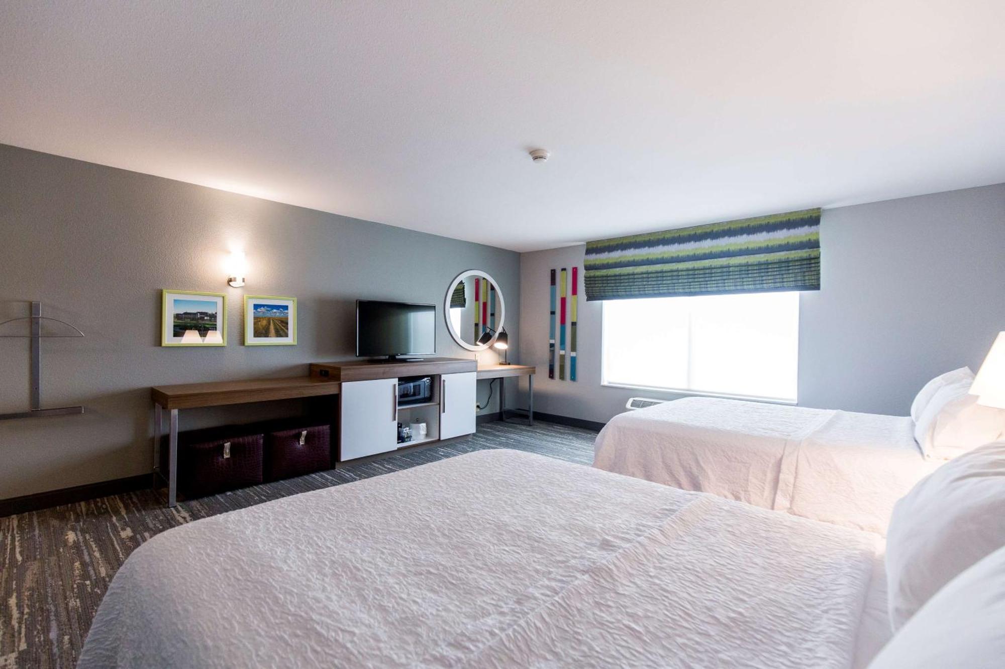 Hampton Inn Бисмарк Экстерьер фото