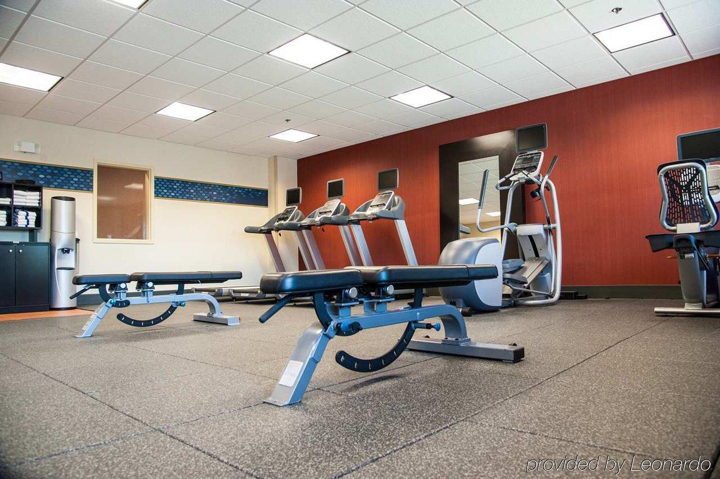 Hampton Inn Бисмарк Экстерьер фото