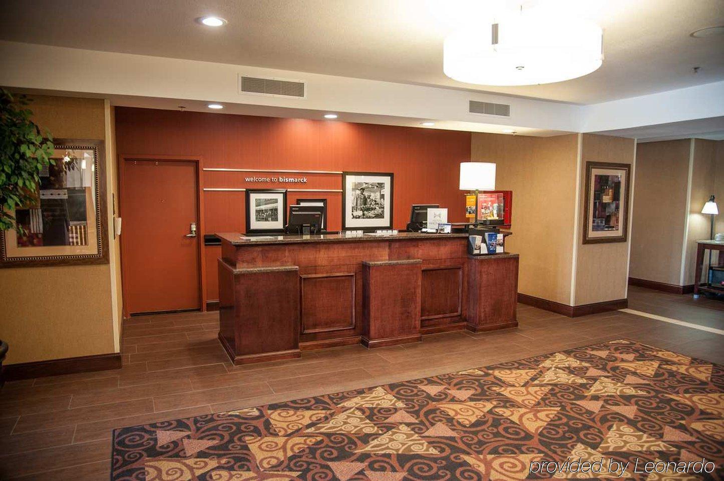 Hampton Inn Бисмарк Экстерьер фото