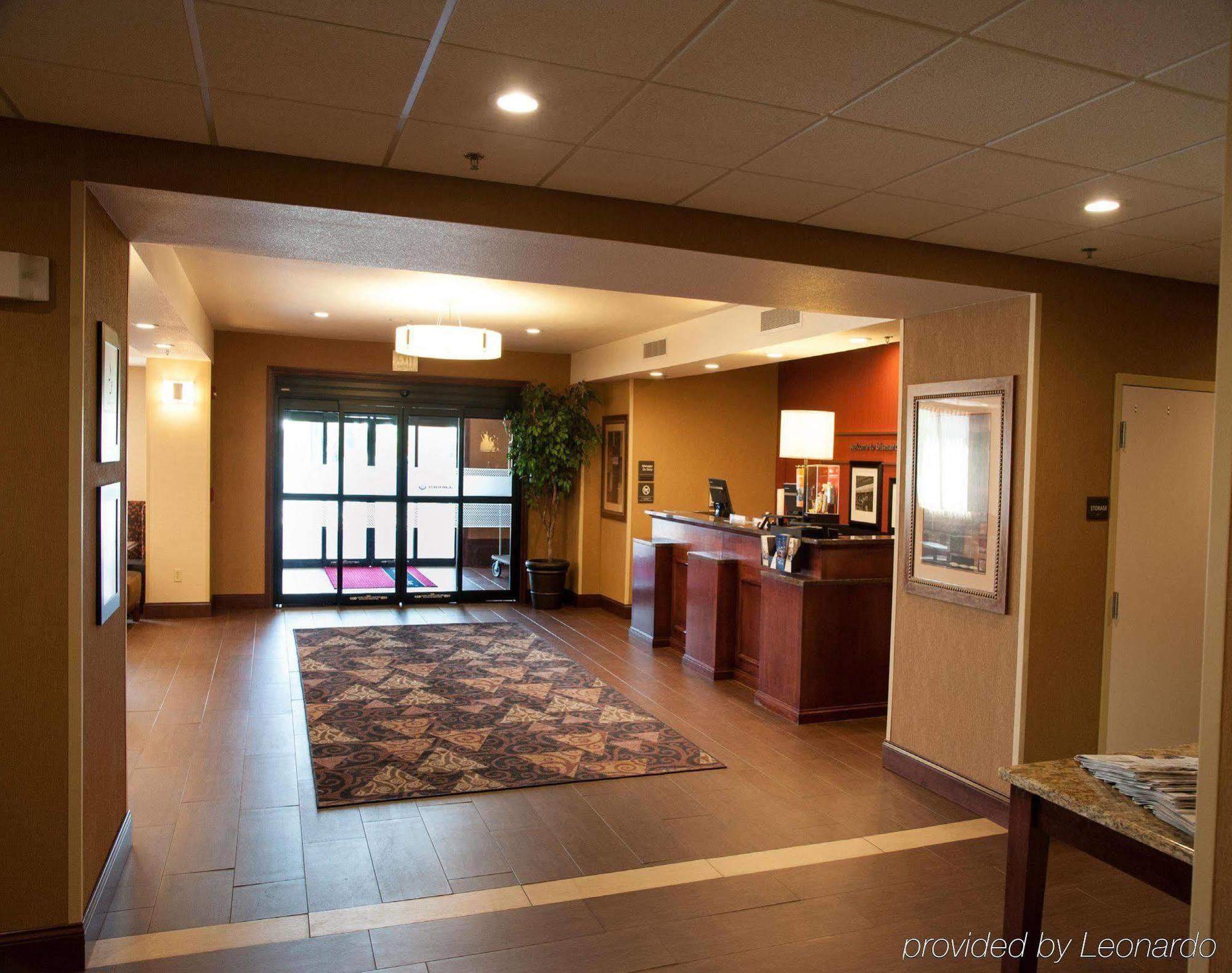 Hampton Inn Бисмарк Экстерьер фото