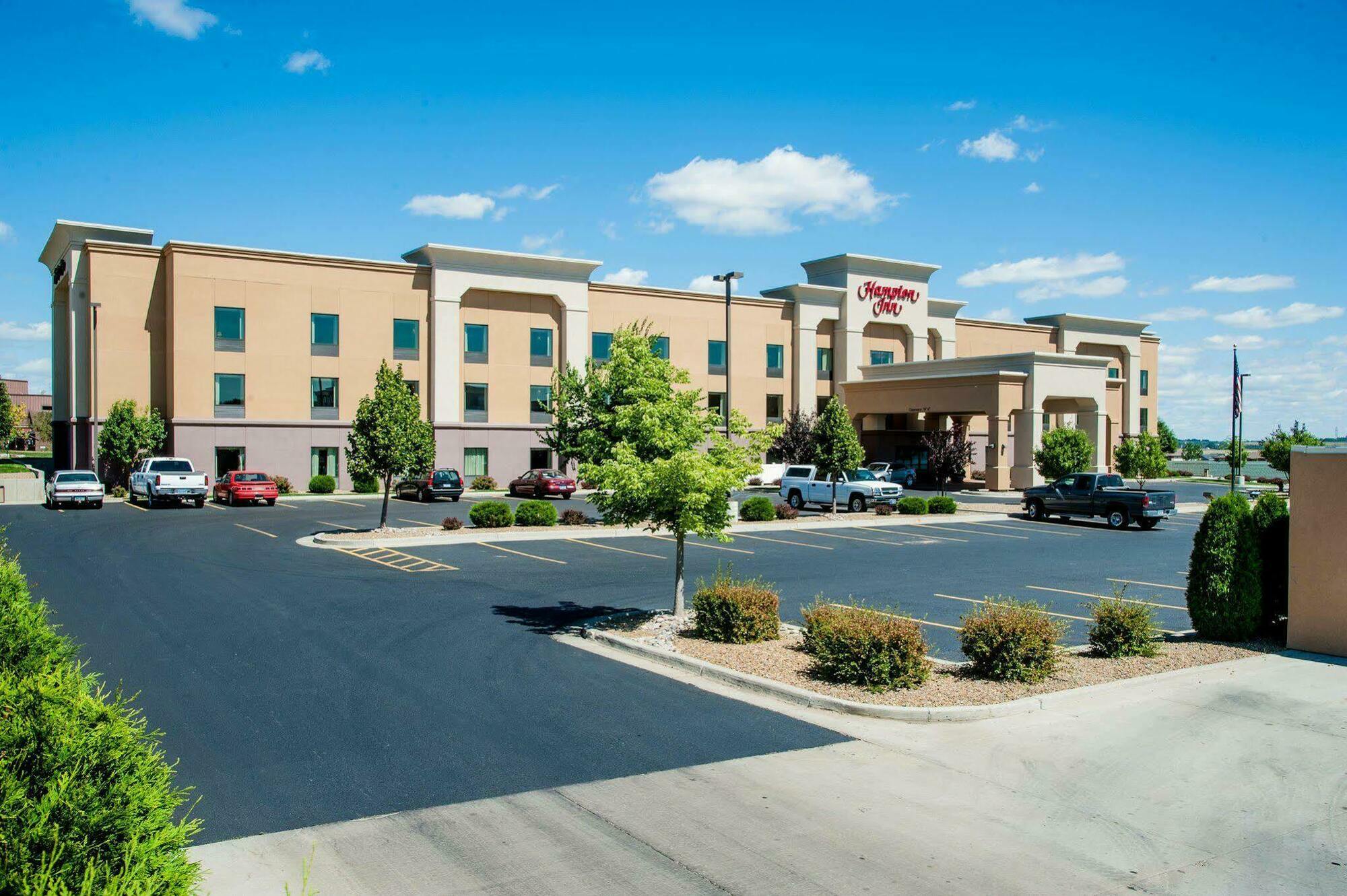 Hampton Inn Бисмарк Экстерьер фото