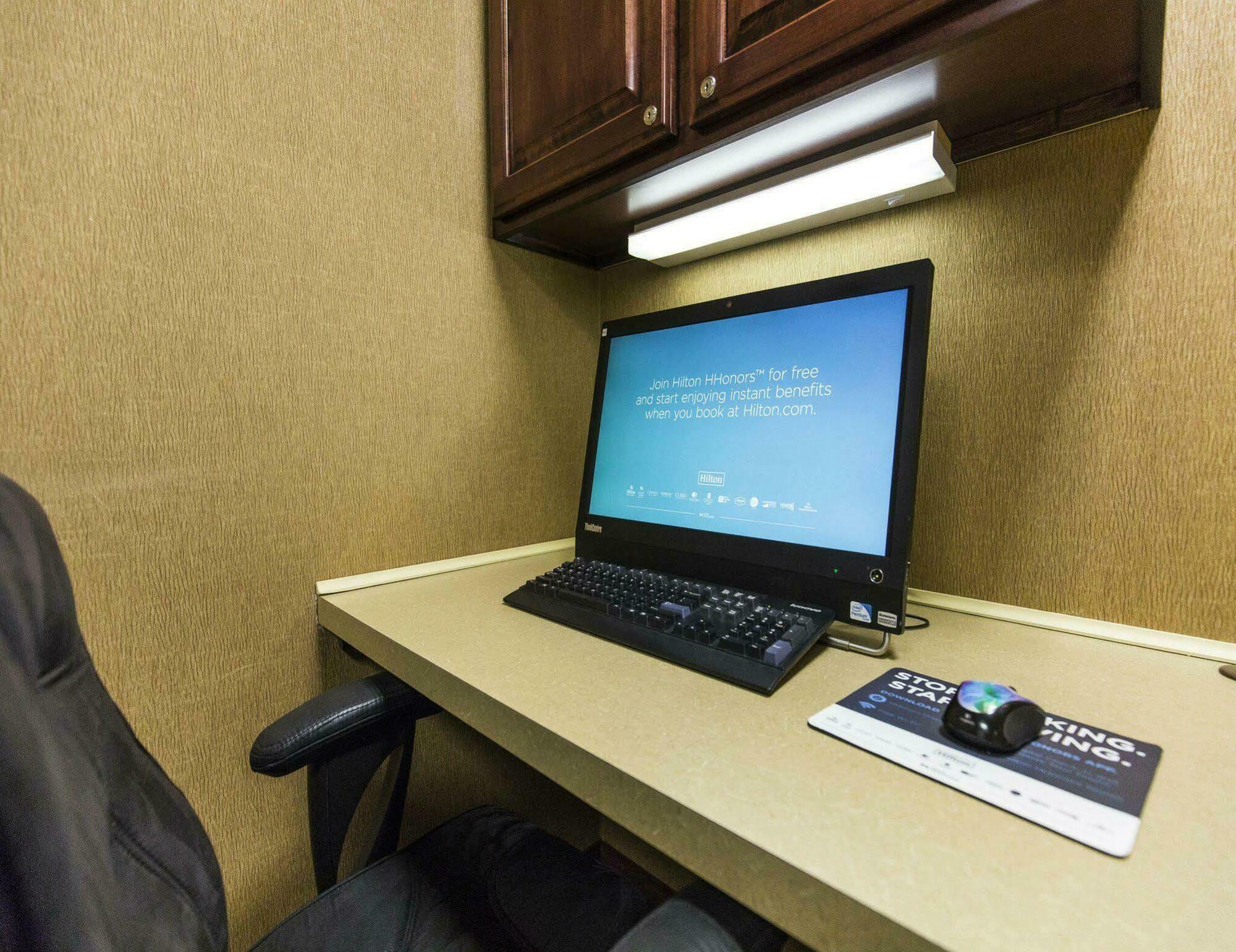 Hampton Inn Бисмарк Экстерьер фото