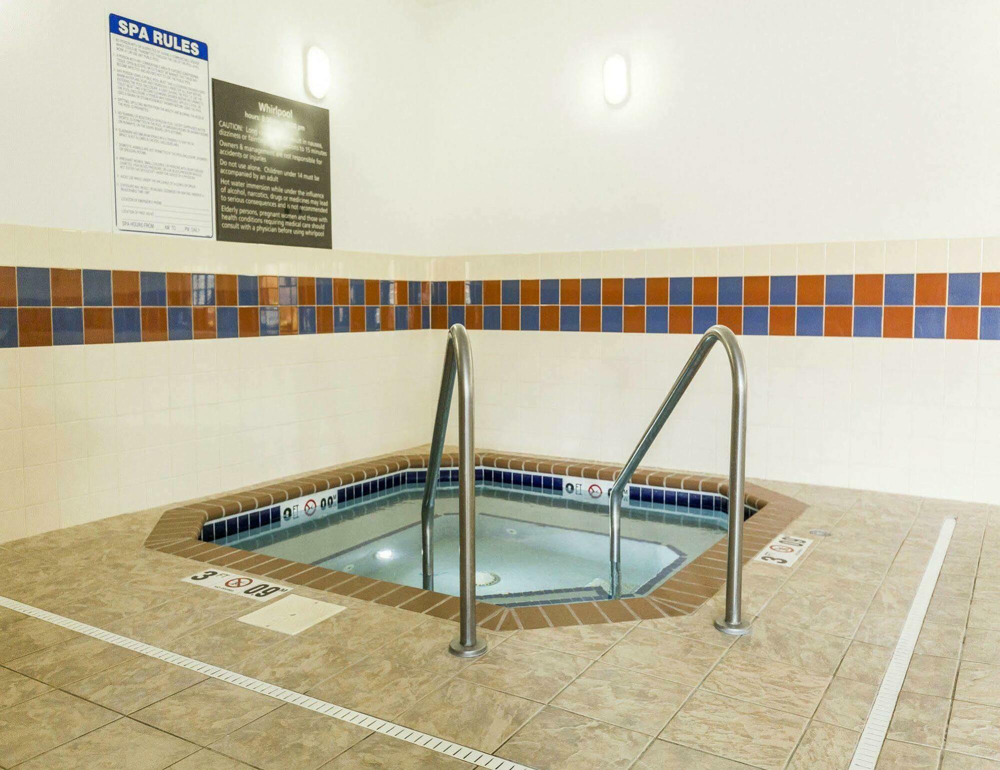 Hampton Inn Бисмарк Экстерьер фото